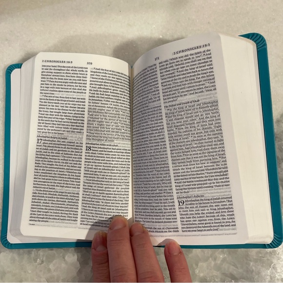 Crossway ESV Holy Bible Compact Edition 2001 Teal - Picture 5 of 8